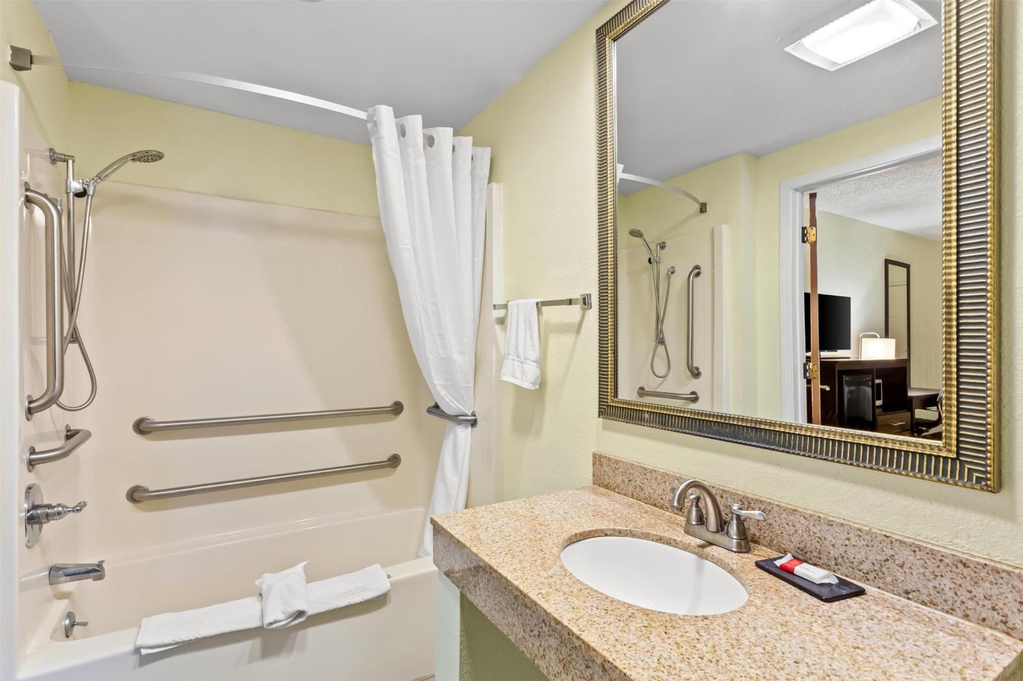 Americas Best Value Inn Grayson Exterior photo
